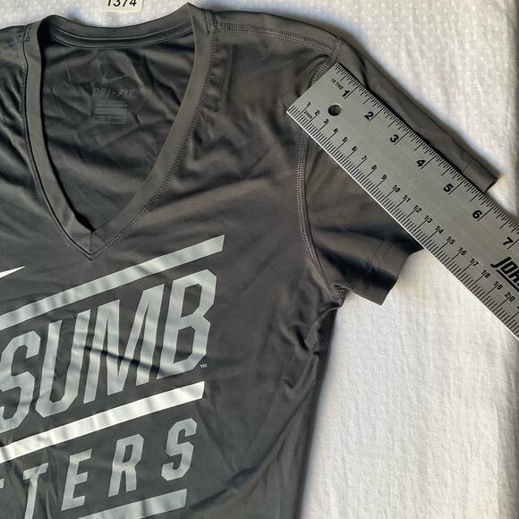 Nike Women’s Short Sleeve V-neck T-shirt size S, Olive Green, Scumb Otters - Picture 3 of 11